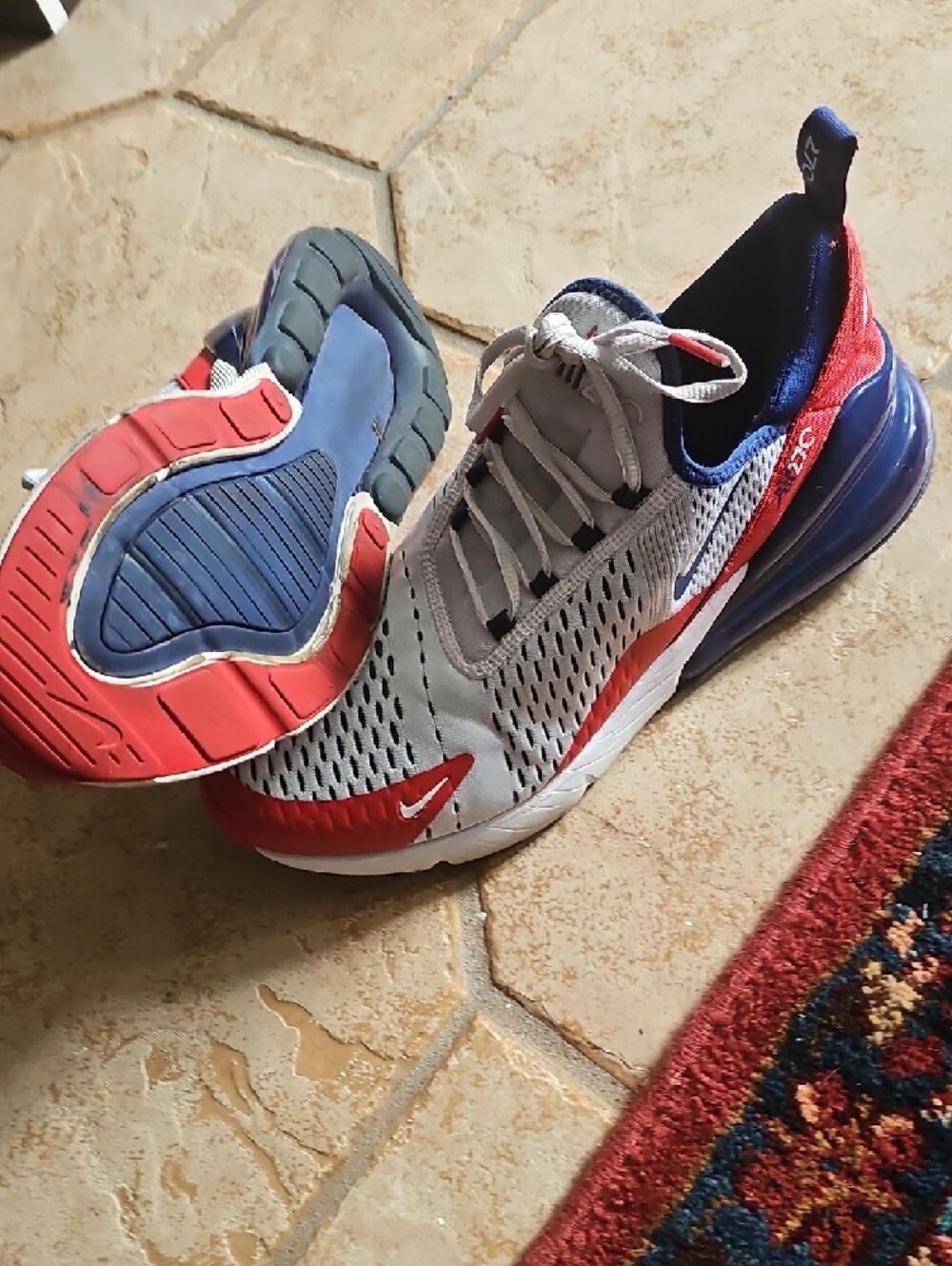 Nike Men’s Air 270 Athletic Shoes in White, Red & Navy - Picture 3 of 6